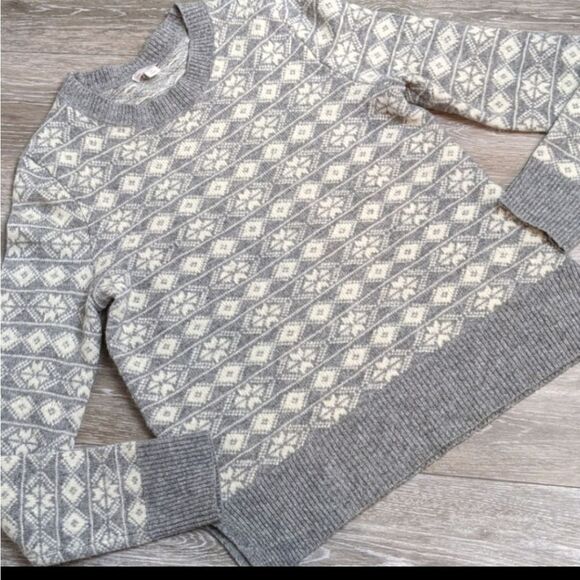 Gap Lambswool Snowflake Sweater  - Picture 2 of 11